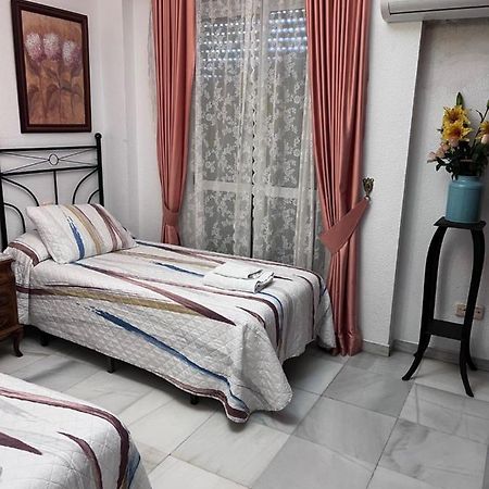 Alojamientos Maria 2 Seville Ngoại thất bức ảnh